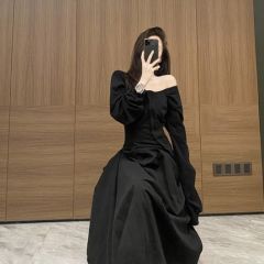 秋装女2021新款长袖早秋长裙别致设计感不规则连衣裙女收腰显瘦